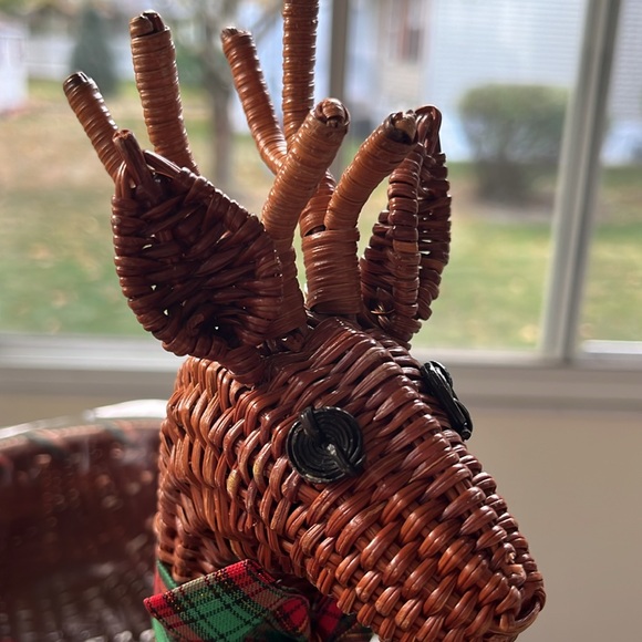 Vintage Reindeer Wicker Basket 10"x10" Christmas Decoration Organizer Planter. - Picture 8 of 8